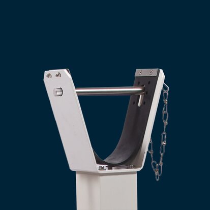 Bolt at fixed support, installed, for padlock - on site